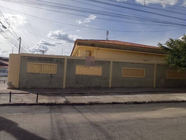 #1103 - Casa para Venda em Paulo Afonso - BA