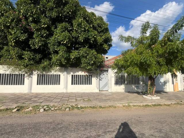 #1573 - Casa para Venda em Paulo Afonso - BA - 1